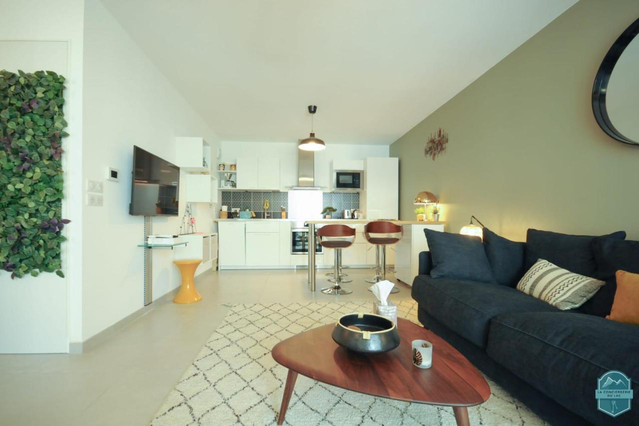 L'Interprete 405 4 - Apartment With Terrace Анси Екстериор снимка