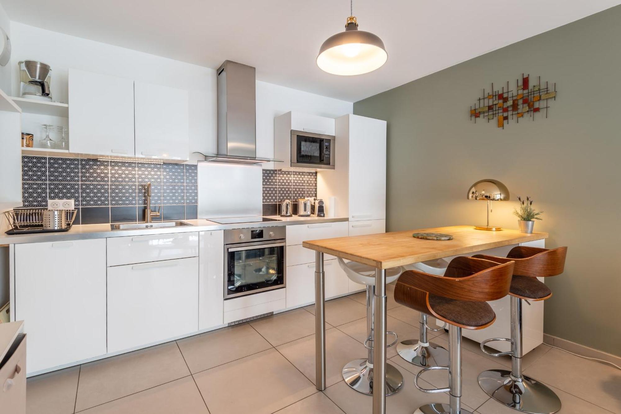 L'Interprete 405 4 - Apartment With Terrace Анси Екстериор снимка